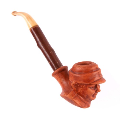 fajka gliniana z podobizną wojaka szwejka